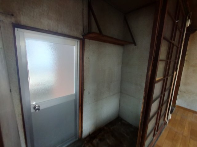 神島町戸建の玄関