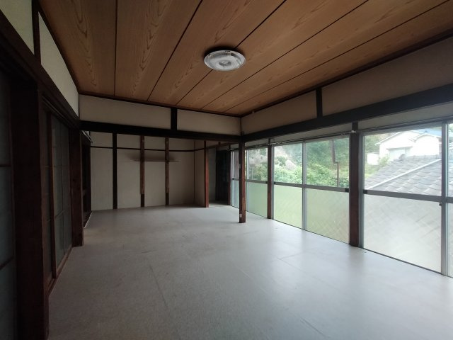 神島町戸建の洋室