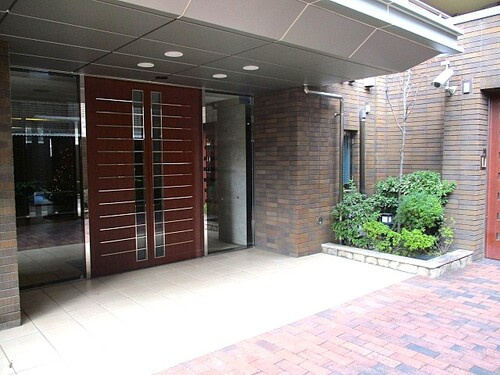 福岡市早良区西新２丁目の賃貸マンションのロビー