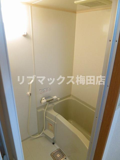 【浴室】ラ・リッシュ北梅田