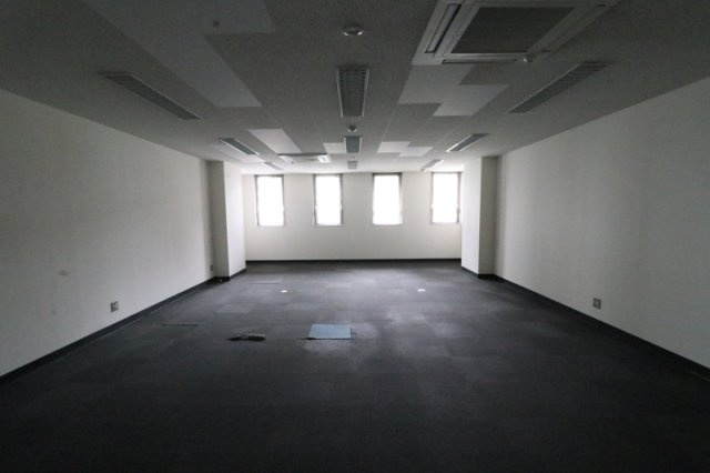 小文字幹線ビルの内装