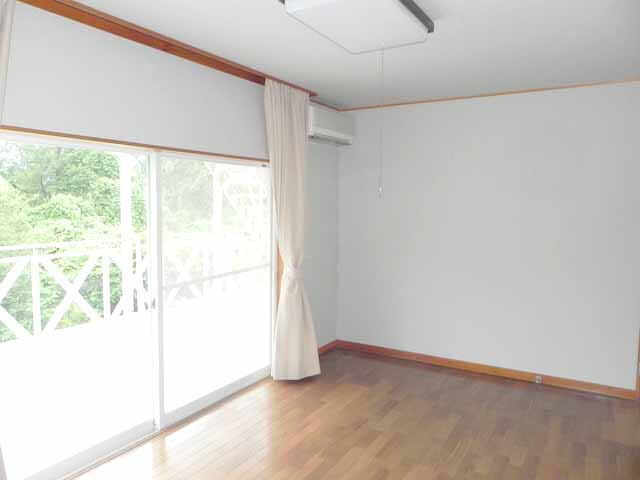 伊東市　すいらん荘別荘地の洋室