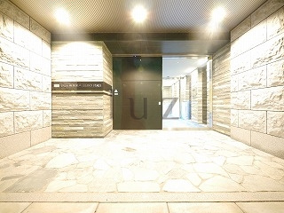 ガーラ横濱関内グランドステージのエントランス