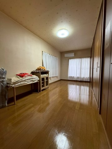 奥本町　戸建の洋室