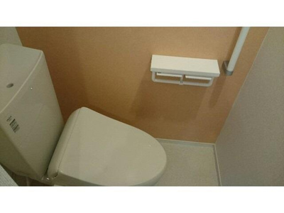 【トイレ】 | アーディ　ヴィラⅠ | ゆったりとした空間のトイレです