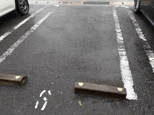 グレイシャス　ハイム　Ｂ棟の駐車場