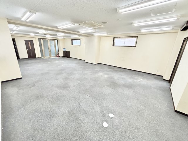 NEXT第二ビルの駐車場