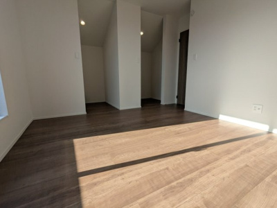 【洋室】 | 若葉台２丁目　新築戸建 | 陽当り・通風良好です。