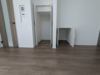 【収納】 | 若葉台２丁目　新築戸建 | リビングにも収納があります。