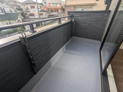 【バルコニー】 | 若葉台２丁目　新築戸建 | 南西向きで陽当り・通風良好です。