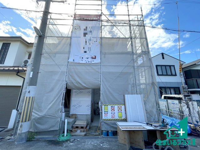 ■寝屋川市本町　第2期　新築一戸建ての外観|周辺は落ち着いた街並みの住宅地！子育てがしやすい住環境です！まだ未完成ですが、現地でしかわからない事もございます。是非一度ご覧ください。