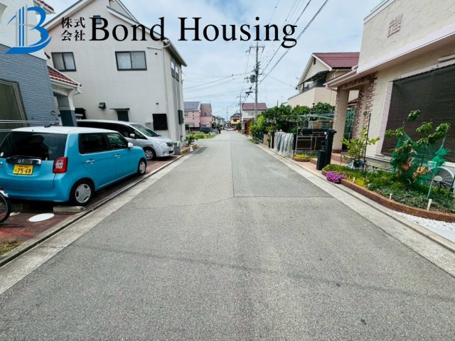 東二見駅徒歩１１分・平坦地・二見町西二見　中古戸建の前面道路含む現地写真