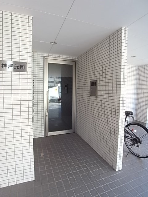 パイン神戸元町のエントランス