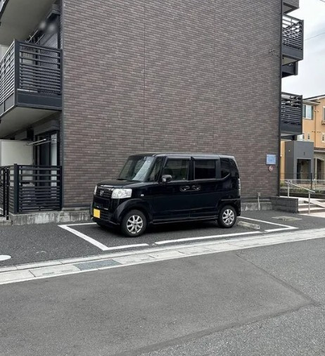 レオネクストジオイドの駐車場