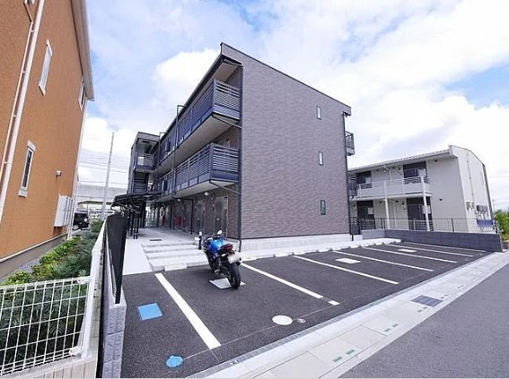 レオネクストジオイドの駐車場