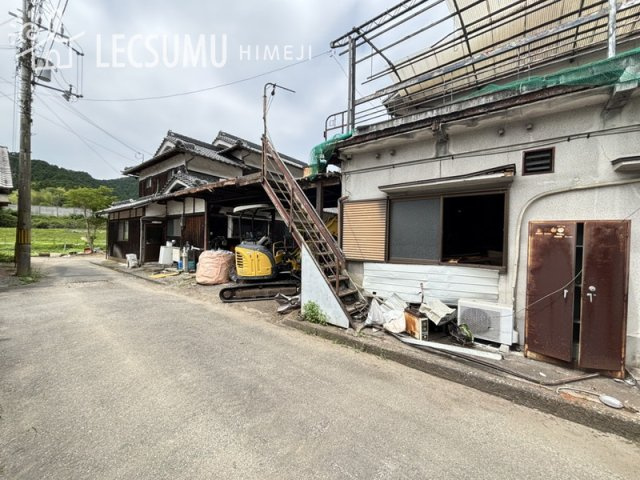姫路市夢前町前之庄/売土地の前面道路含む現地写真