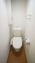 清潔感のあるトイレです