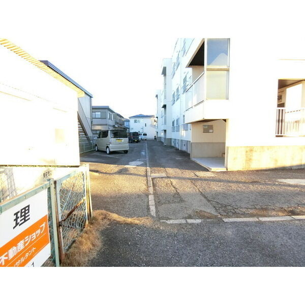 板倉ハイツの駐車場