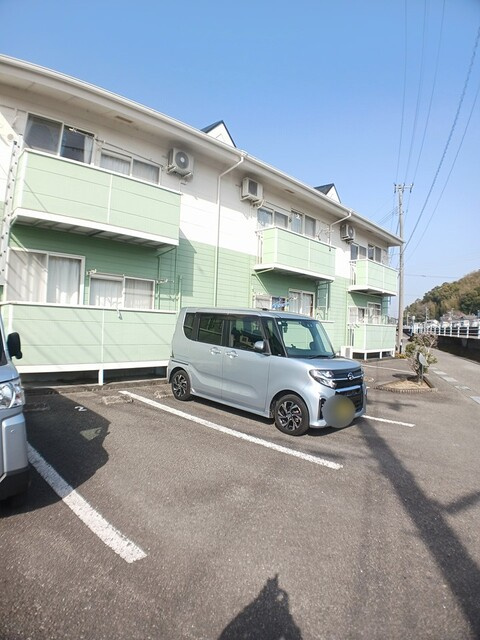 メゾンリーヴＭ・Ｋの駐車場|駐車場