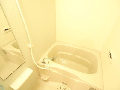 【浴室】 | Ｓｏｎｅ　ＡｐａｒｔｍｅｎｔＣ | ゆったり過ごせるお風呂です