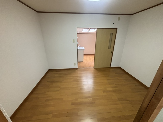 宇治蔭山貸家の居間・リビング