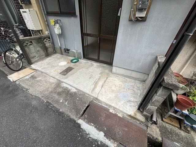 宇治蔭山貸家のその他|駐輪スペースには屋根付きです。