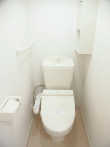 作神０１４のトイレ|ゆったりとした空間のトイレです