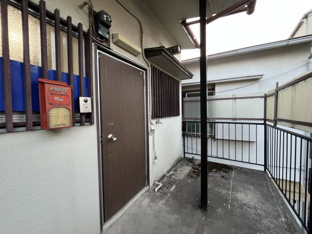 毎日通る玄関はこちらです