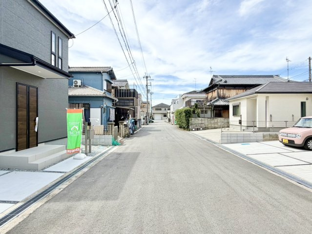 毎週末現地内覧会開催！泉佐野市南中樫井　新築戸建の前面道路含む現地写真