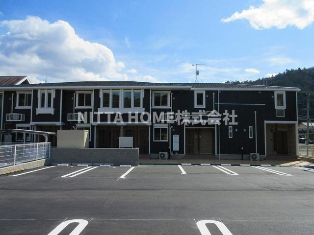 駅東館の駐車場|敷地内に駐車場があります＊