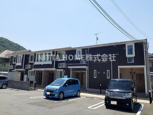 駅東館