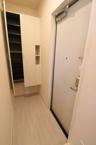 レジリエンス下赤塚の玄関
