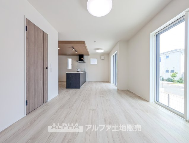 ~青梅新町5丁目~Newly Built Homeの居間・リビング|【Cherish the time】
◆君との時間は◆リビングで、食卓で、寝室で、どこにいても楽しめる。居心地の良い空間の中で質のいい安らぎを求めたい。