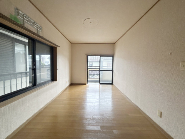 「並列2台可カーポート付」高知市大津乙　中古一戸建ての洋室|2階洋室(東)。クロス張替予定です