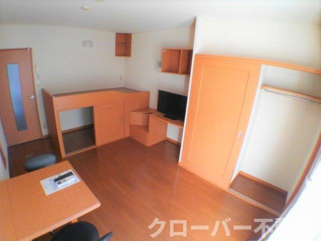 レオパレス華の居間・リビング