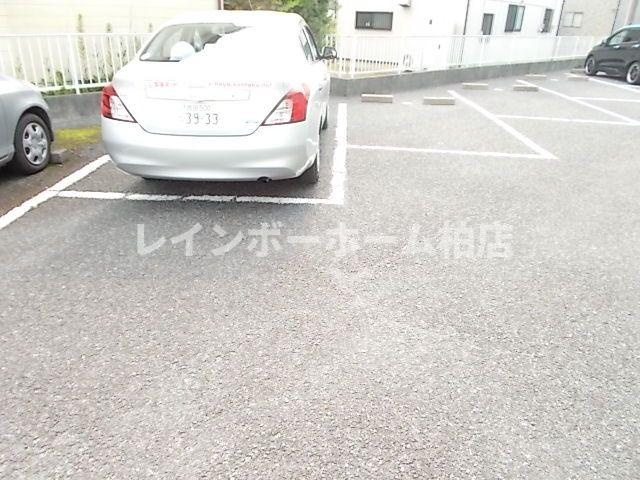 【仲介手数料：50％OFF】対象物件！の駐車場|駐車スペースもあります