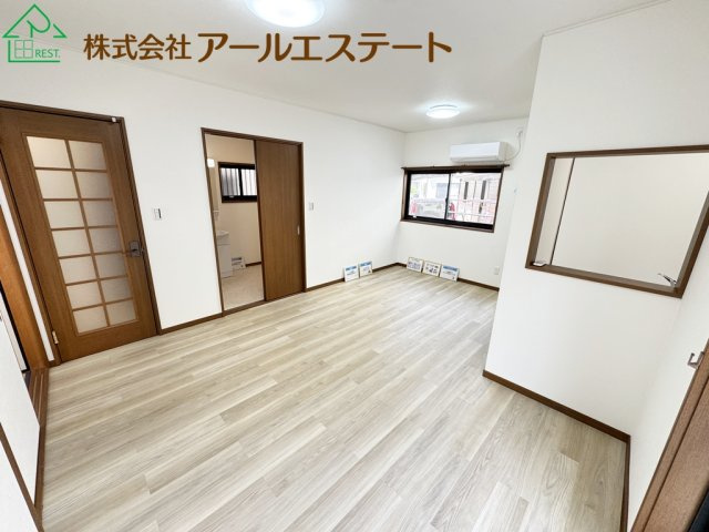 加古川市加古川町稲屋　　山陽電鉄「尾上の松駅」徒歩18分の居間・リビング