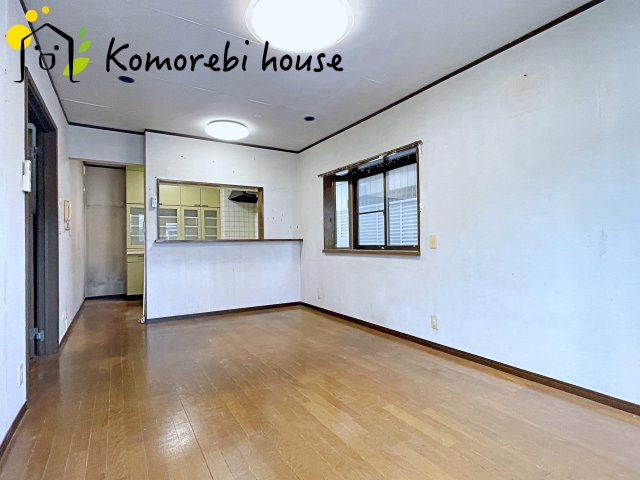 さいたま市大宮区　中古戸建の居間・リビング|26.7.9撮影済み