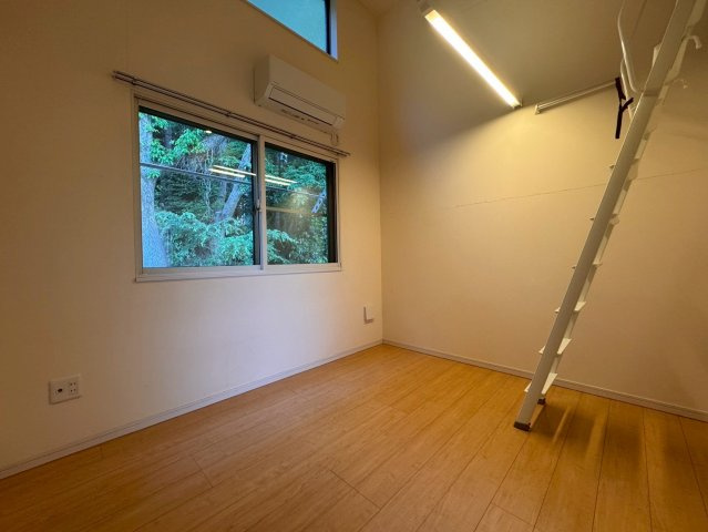 川崎市多摩区枡形６丁目のアパートの居間・リビング
