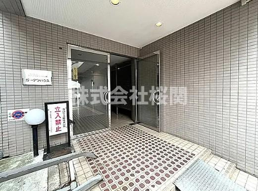 横浜阪東橋ガーデンハウスのエントランス