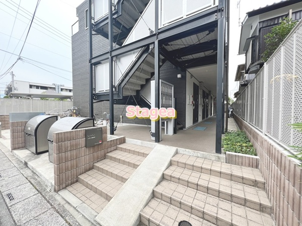 リブリ・大宮桜木町のエントランス