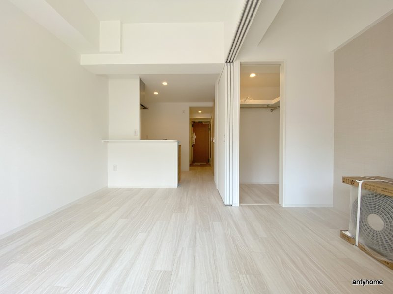 セレニテ十三ミラク 　仲介手数料無料の洋室