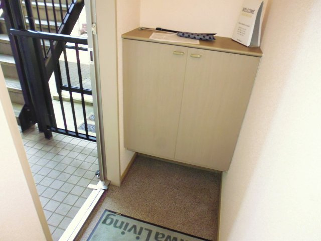 プリシェール西明石Aの玄関