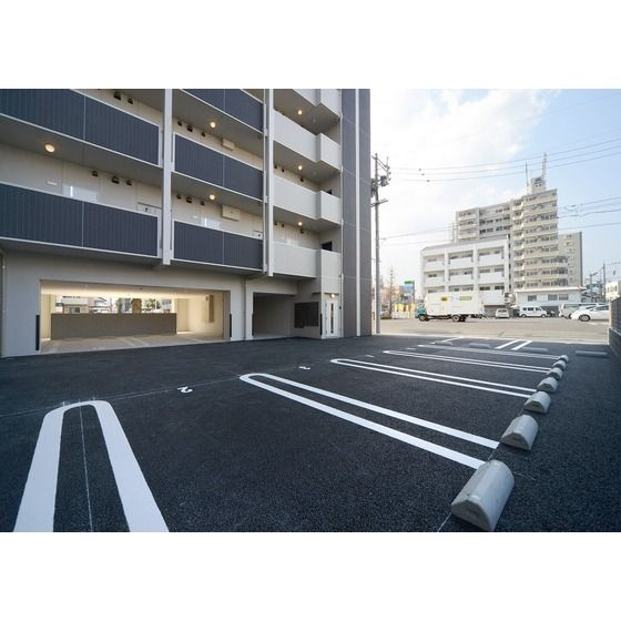 LIBTＨ本荘タワーの駐車場