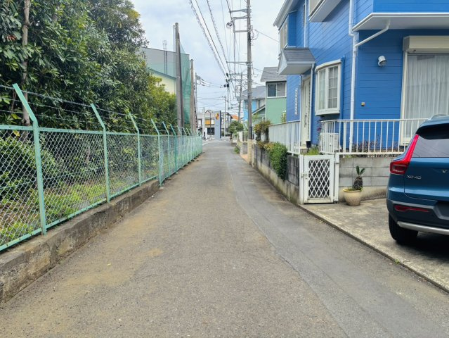 中古戸建　藤沢市辻堂西海岸2丁目の前面道路含む現地写真