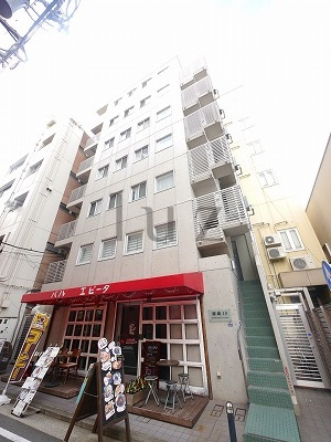 腰越10の外観