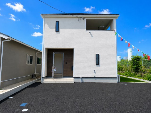 クレイドルガーデン／南区城南町今吉野第３／２号棟の前面道路含む現地写真