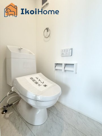 明石市西明石町2丁目　全2棟1号棟　新築戸建のトイレ|◆同社施工例◆トイレが2か所あるので夜中も安心です。朝のトイレ渋滞も心配いりません。