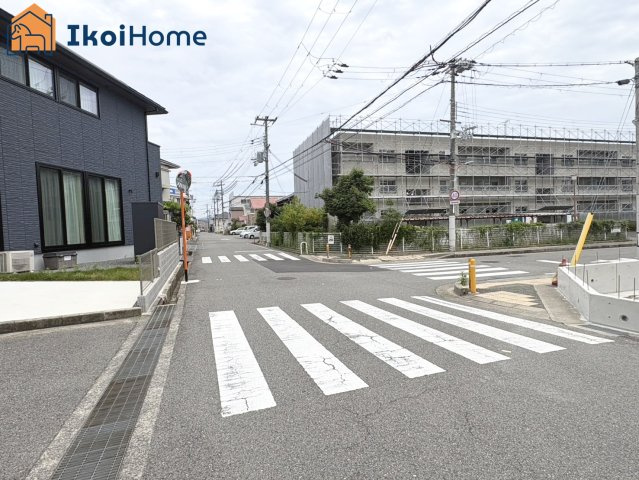 明石市西明石町2丁目　全2棟1号棟　新築戸建の前面道路含む現地写真|物件・当店の最寄駅まで無料送迎！最短10分で指定場所へお迎えに向かいます！まずはお問い合わせください！