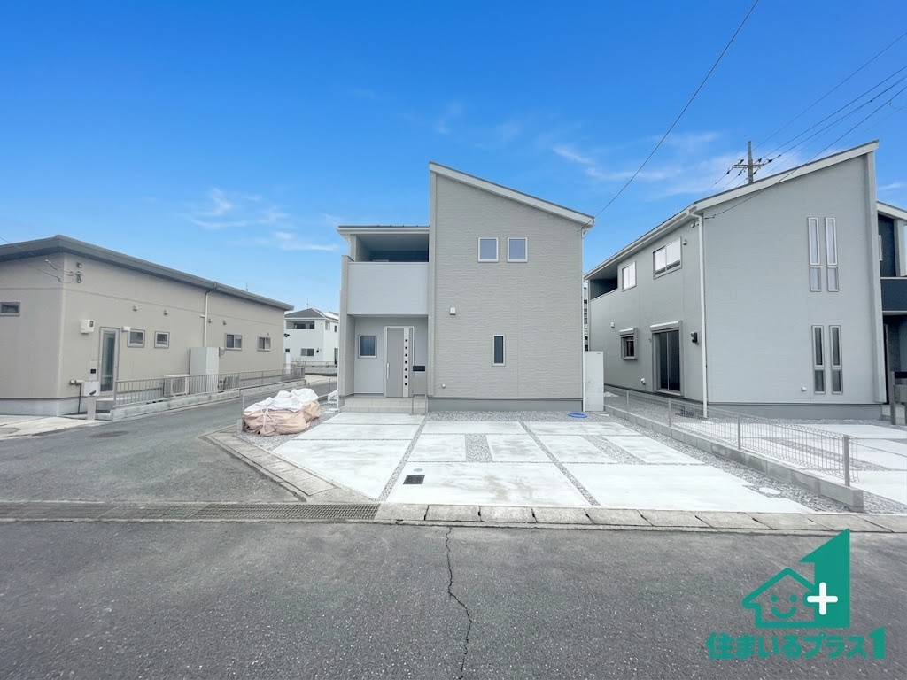 ★31(土)1(日)3(祝)現地見学可能！★近江八幡市八幡町　全2邸の外観|安心の10年保証！外観を美しく保ち、雨水で汚れを落とします！気になることがありましたら、お気軽にお問い合わせください！